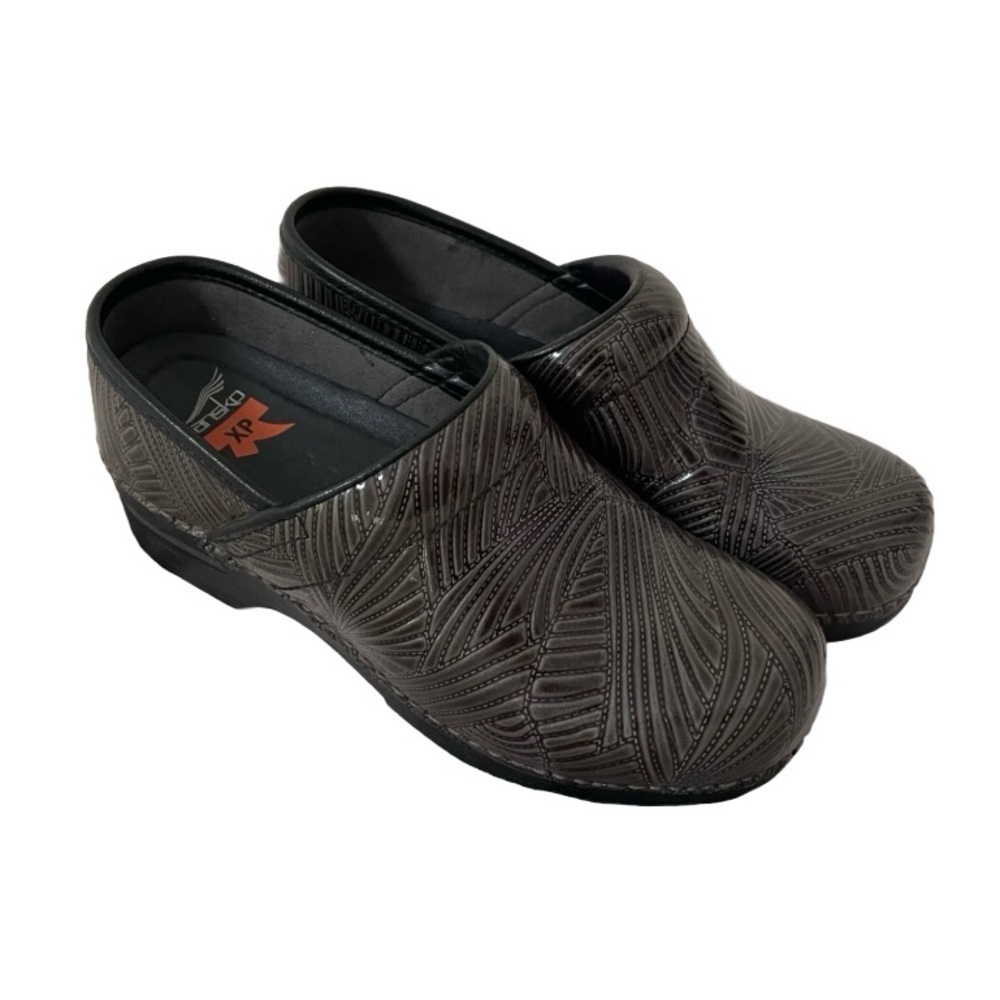 Dansko XP Slip Protection Clogs - Picture 4 of 9